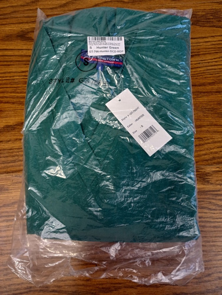 GreenTown Work & Wear Unisex Scrub Set Size Small Hunter Green