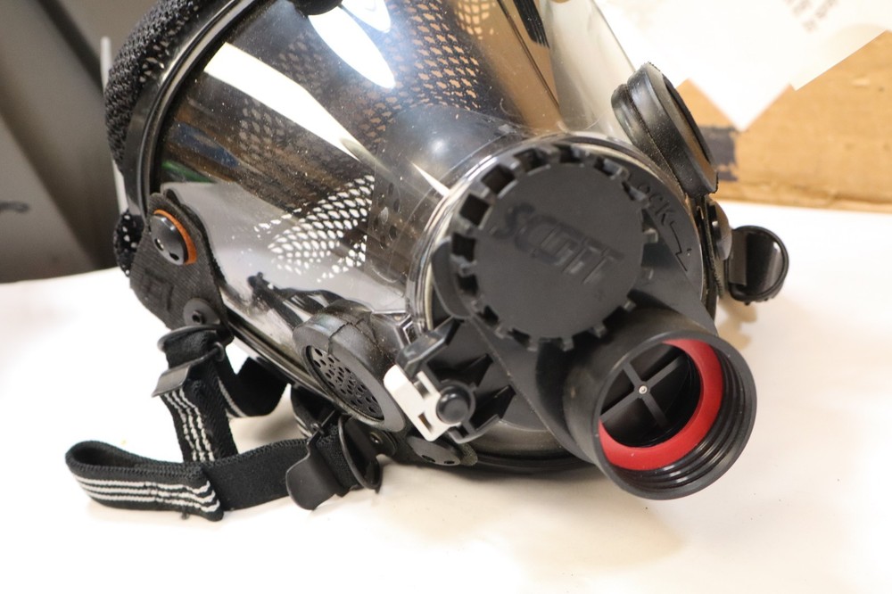 SCOTT 3M AV-2000 Full Face Respirator Mask