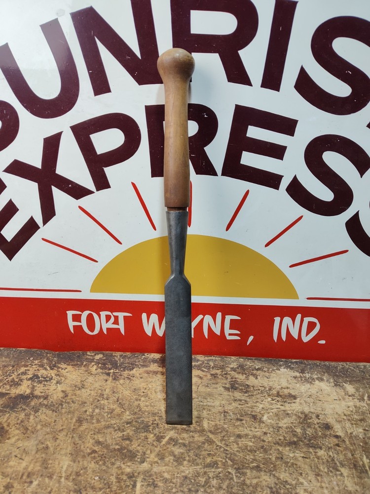 Early Hart 1-1/2" Bevel Edge Socket Framing Chisel Timber Slick