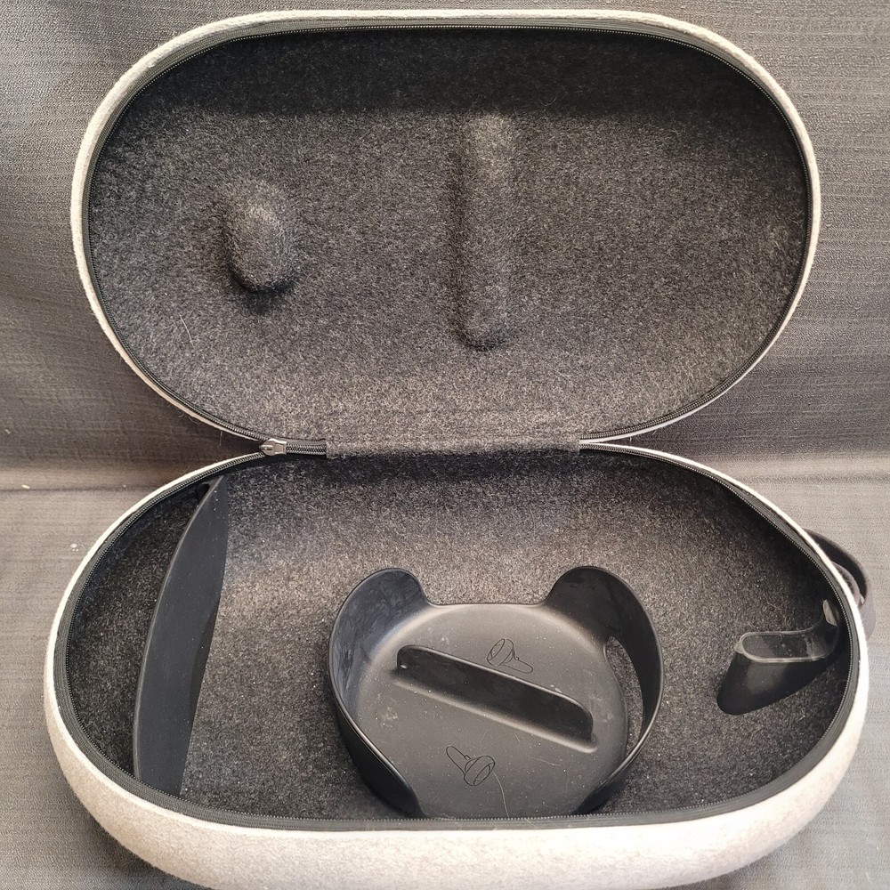Official Oculus Meta Quest 2 Carrying Case