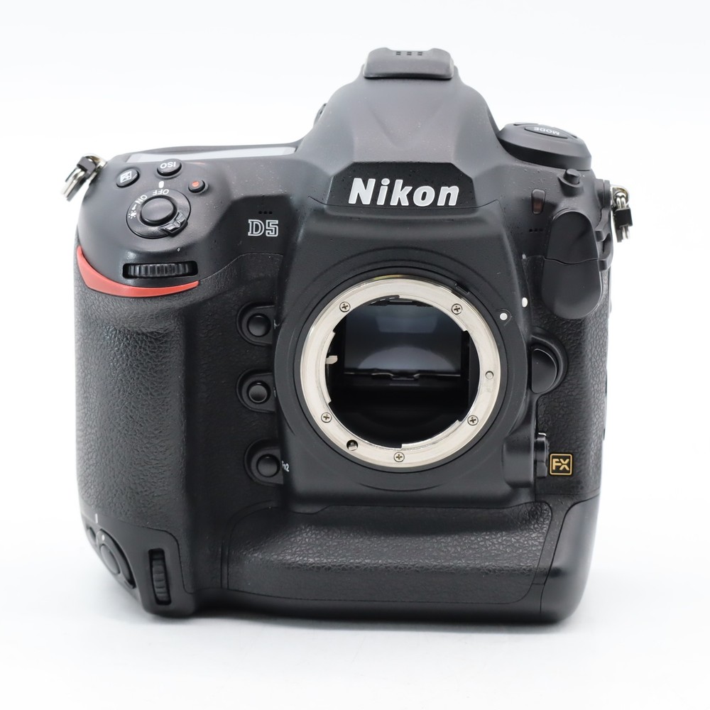 Nikon D5 (XQD-Type) (Shutter Count:57206)
