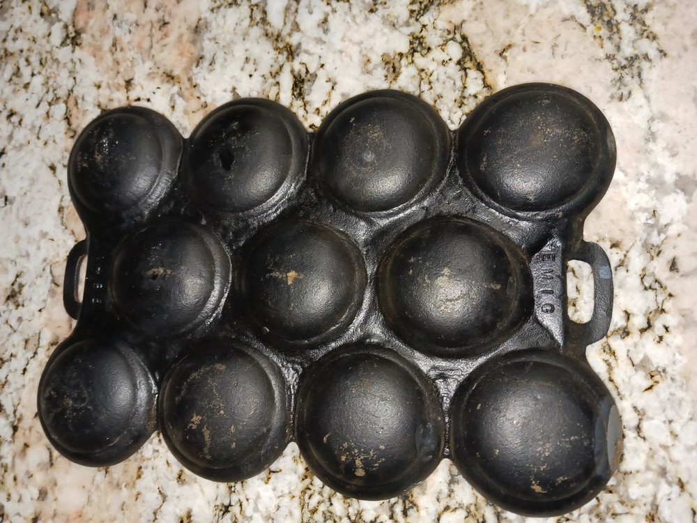 Emig Cast Iron Gem Pan