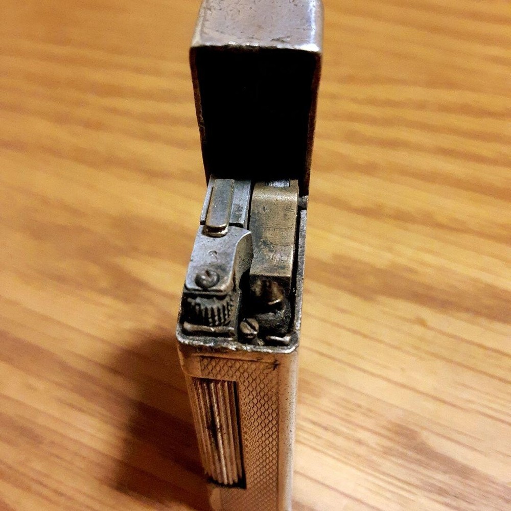 Working Dunhill auto roller oil lighter silver short without box