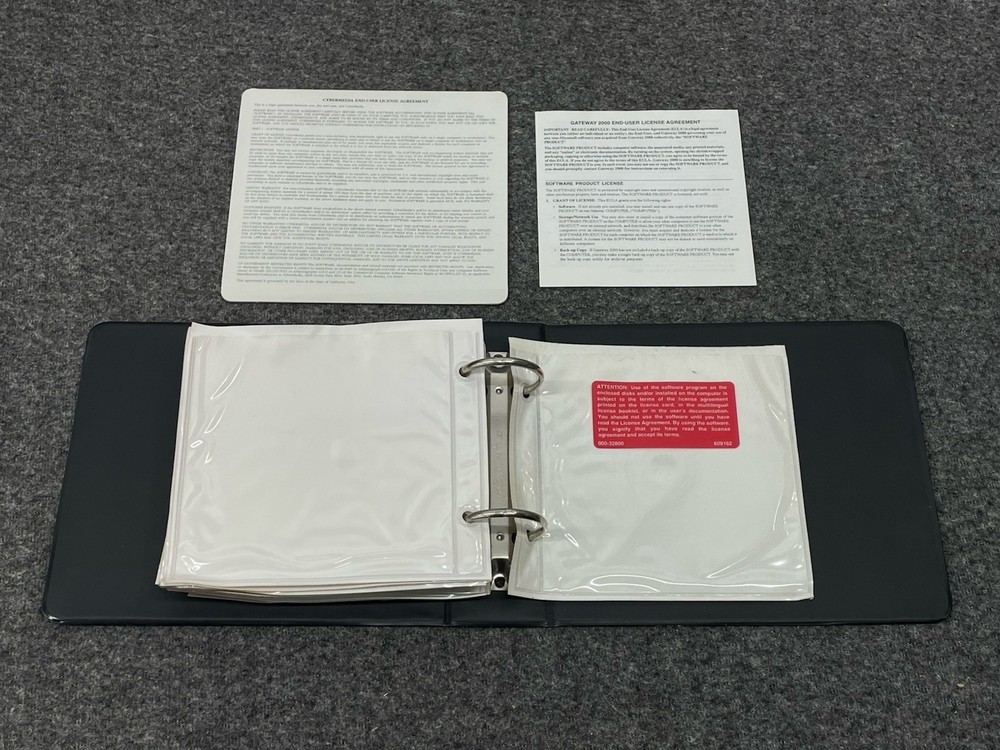 Vintage Gateway Software Disc Storage Binder w/ the Help Spot! CD