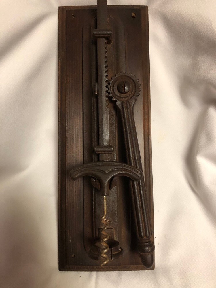 Mechanical Ratchet Cast Iron Wall Mount Corkscrew ~ WN49