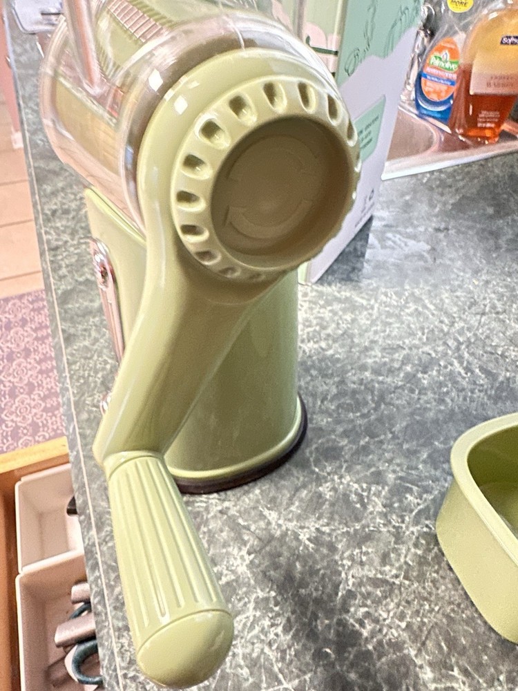 SUSTEAS Rotary Cheese Vegetable Grater 4 Different Blade Sets (missing 1 Blade)