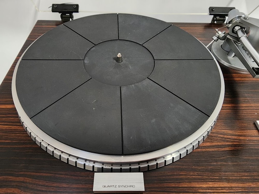 Yamaha YP-D10 Direct Drive Turntable Record Player Audio