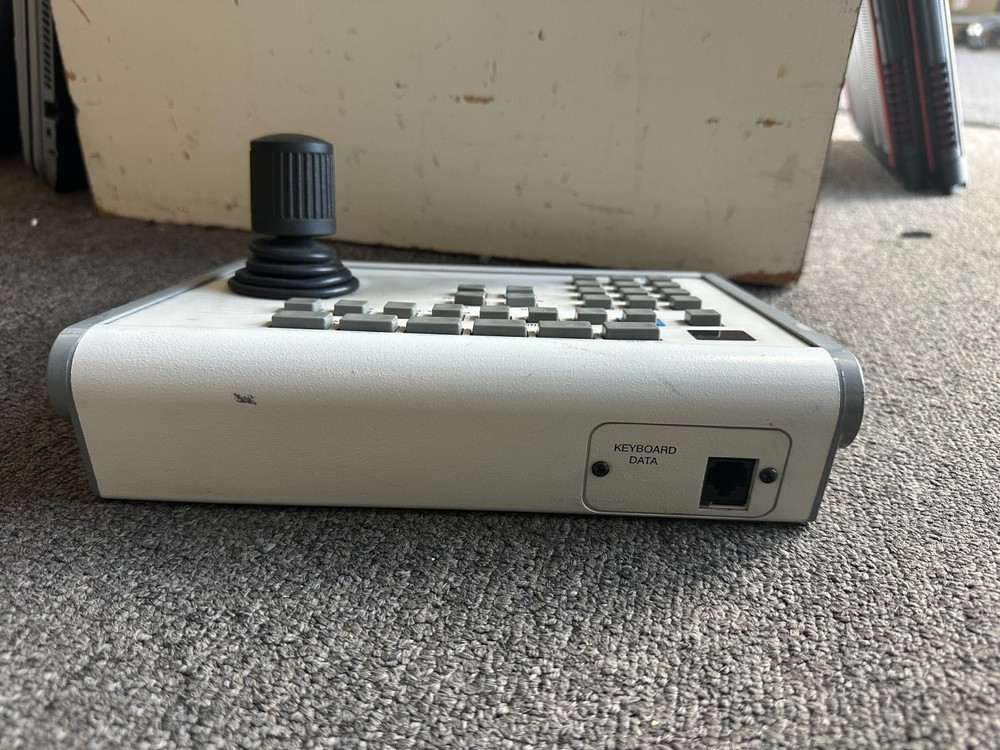 PELCO KBD300A UNIVERSAL INDUSTRIAL JOYSTICK KEYBOARD CONTROLLER No Cables