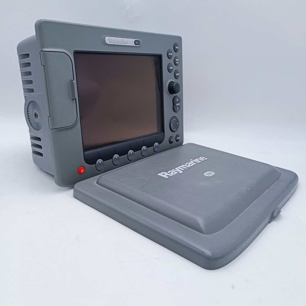 Raymarine E80 E02011 MFD Chartplotter Fishfinder Radar Sonar Classic Display