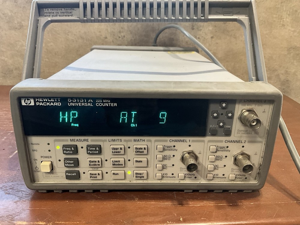 HEWLETT PACKARD 53131A UNIVERSAL COUNTER 225 MHZ POWERS ON