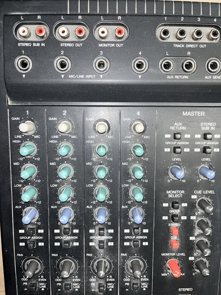 Yamaha MD4 Multitrack MD Recorder 100V No Cords Untested 1996 Footed