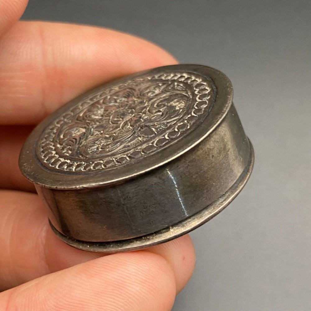 Vintage B.T Flower Ornate Box 900 Silver