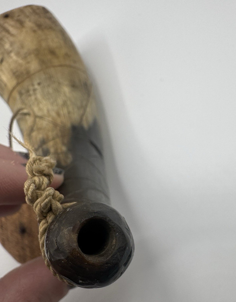 Vintage Etched Black Powder Horn 7"