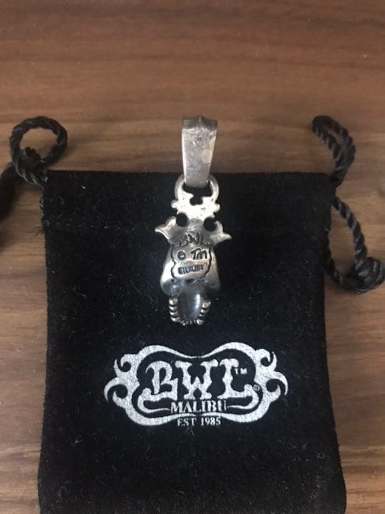 BWL pendant top