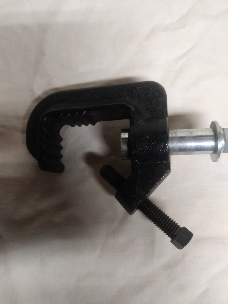 C-Clamp for 3/4" to 1 1/2" pipe Unbranded