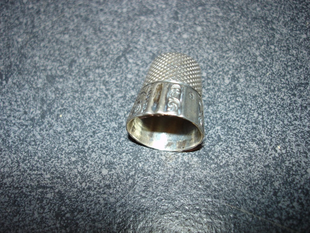 Vintage sterling silver thimble size 9