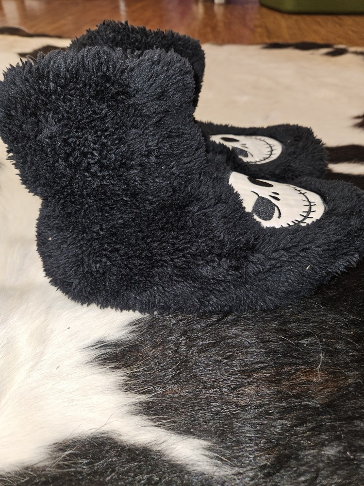 Womens Size M Slippers - Soft - Jack S