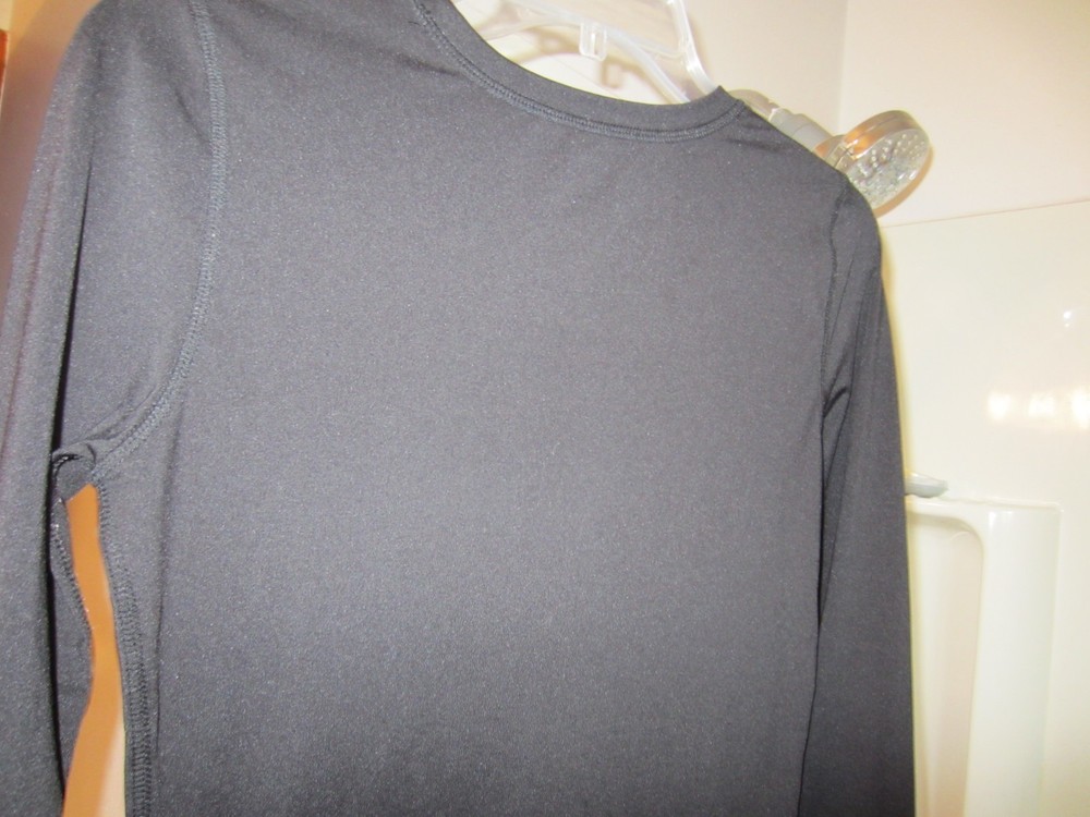 Pre-owned women's base layer top Cuddl Duds Size S black color