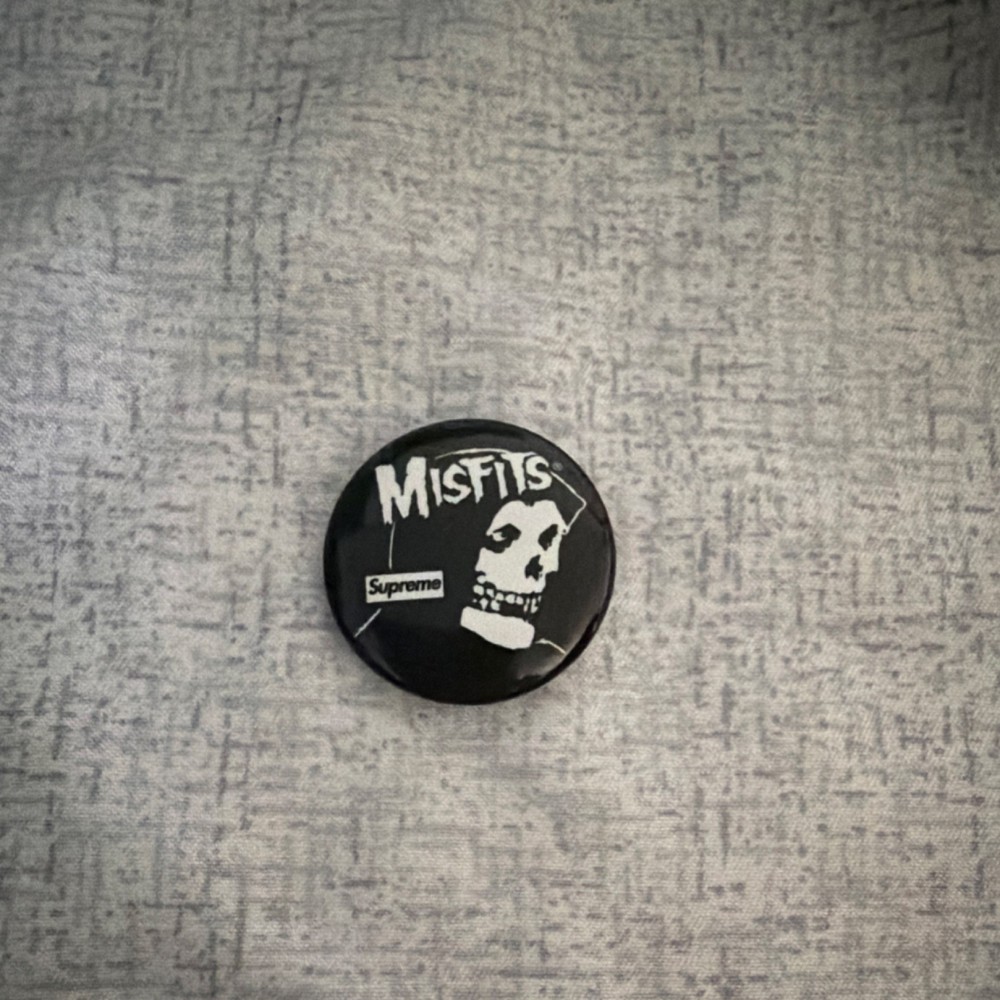 Misfits x Supreme Pin Button Black