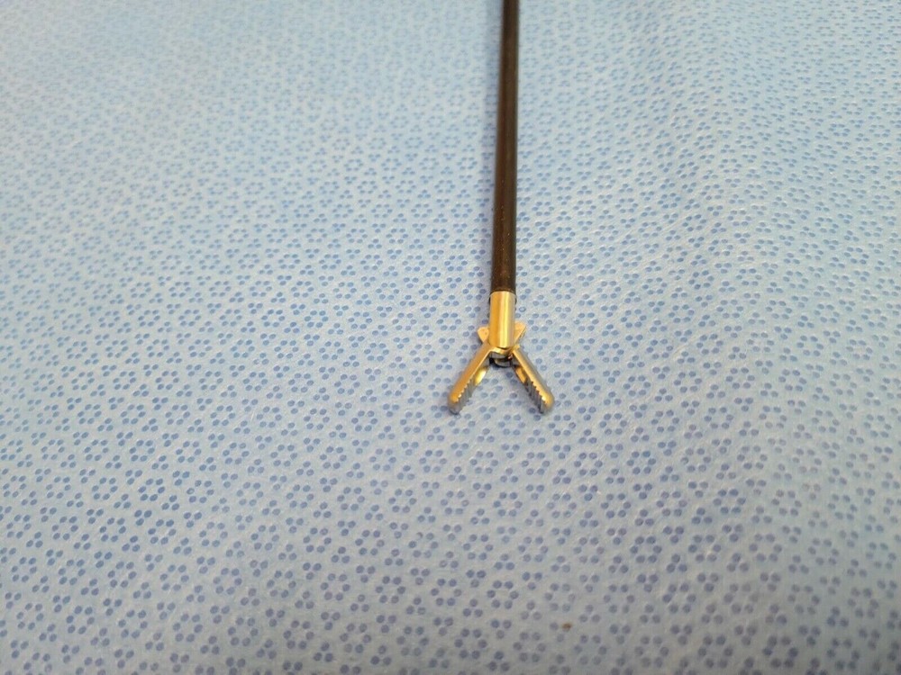 Surgical Laparoscopic 5mm x 33cm Serrated Grasping Forcep