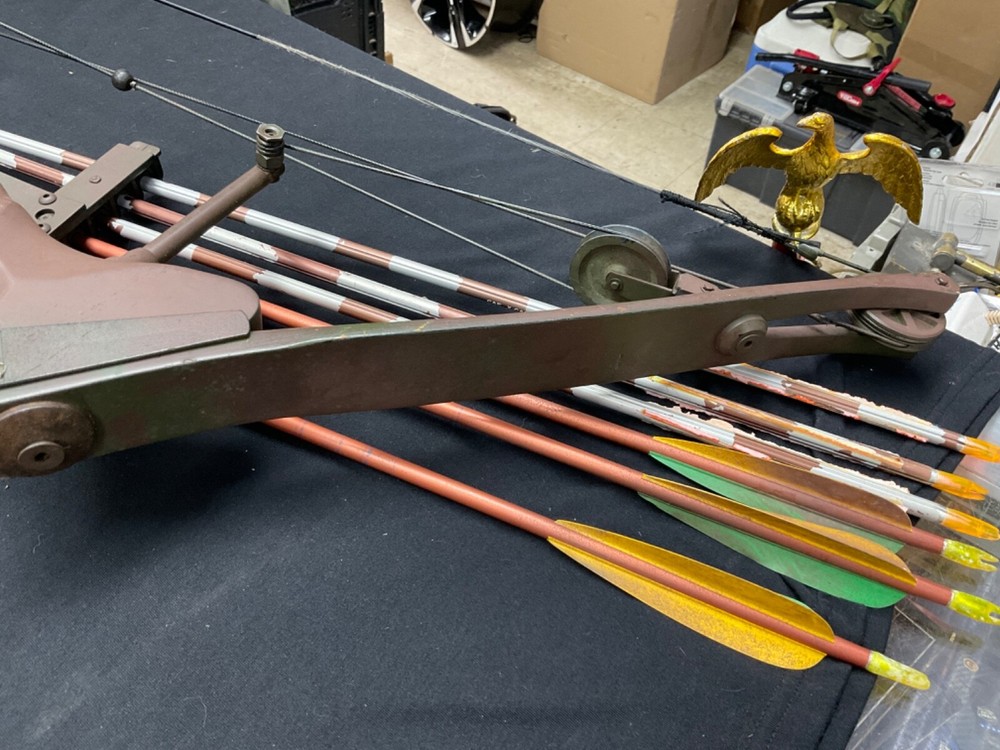 BROWNING EXPLORER COMPOUND BOW 70 lbs/ 30%