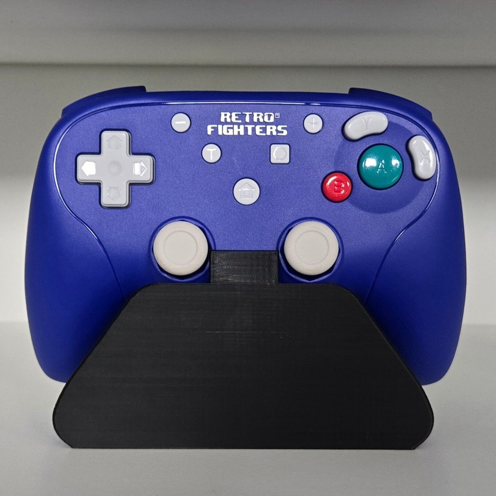 Retro Fighters BattlerGC Wireless GameCube Controller Stand - 3d printed