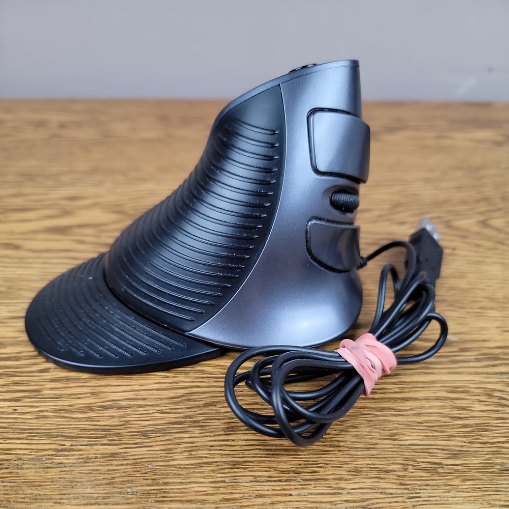 Clearly Superior Technologies CST3645 Vertical Ergonomic Optical Wired Mouse