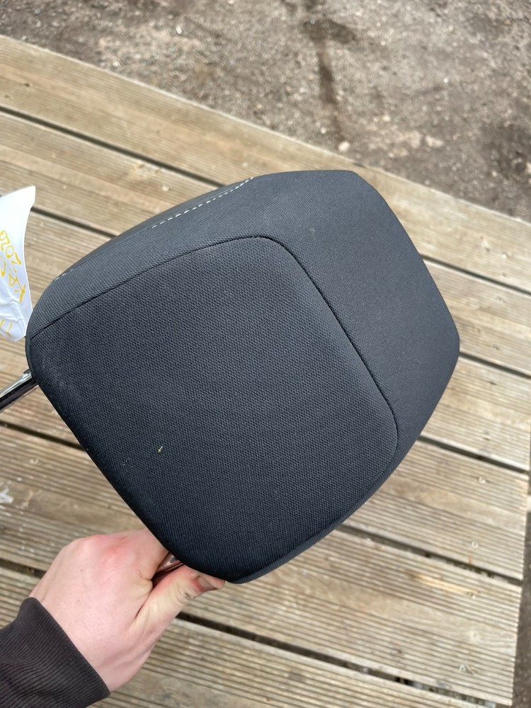 Renault Kadjar 2020 - Near Side Front Head Rest
