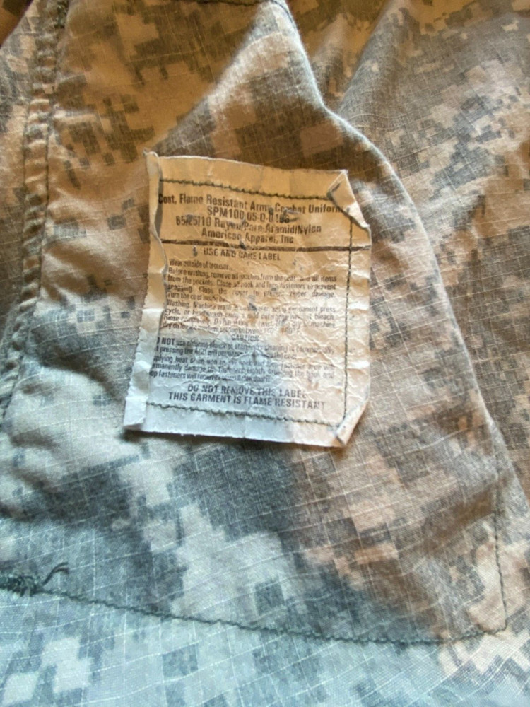 US Army Combat Uniform Coat MEDIUM REGULAR Flame Resistant Cargo ACU