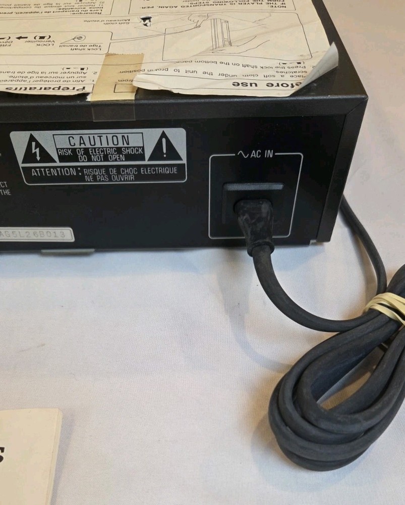 Vintage Technics SL-P300 Compact Disc Player Japan 1986