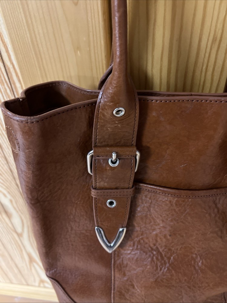 Wilsons Leather Vintage Shoulder Bag 100% Leather Brown Size Medium Boho Chic