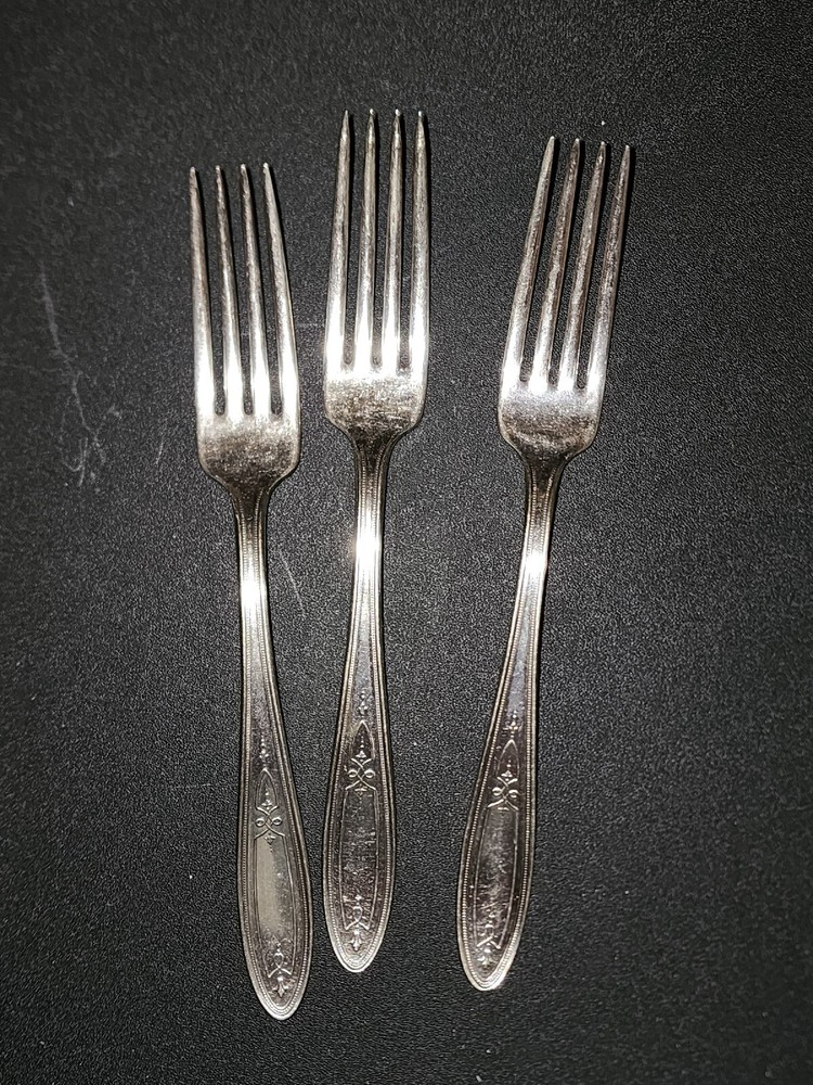 Peerless Oneida Silverplate Lorain 1928 Master Forks