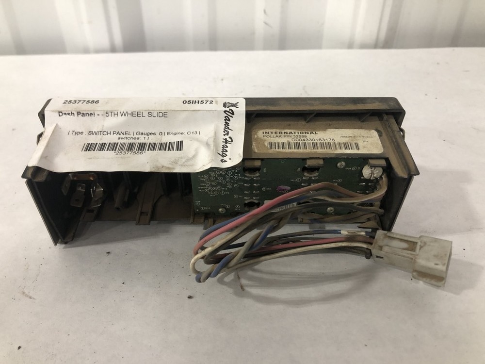 International 8600 SWITCH Dash Panel - Used