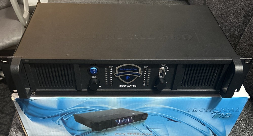 Technical Pro 4100-Watt Professional Power Amplifier (rack-mount)