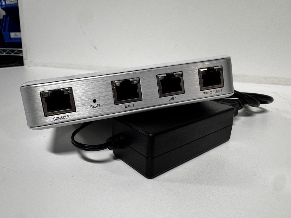Ubiquiti UniFi Security Gateway (USG) – Enterprise Gateway Router – Working Good