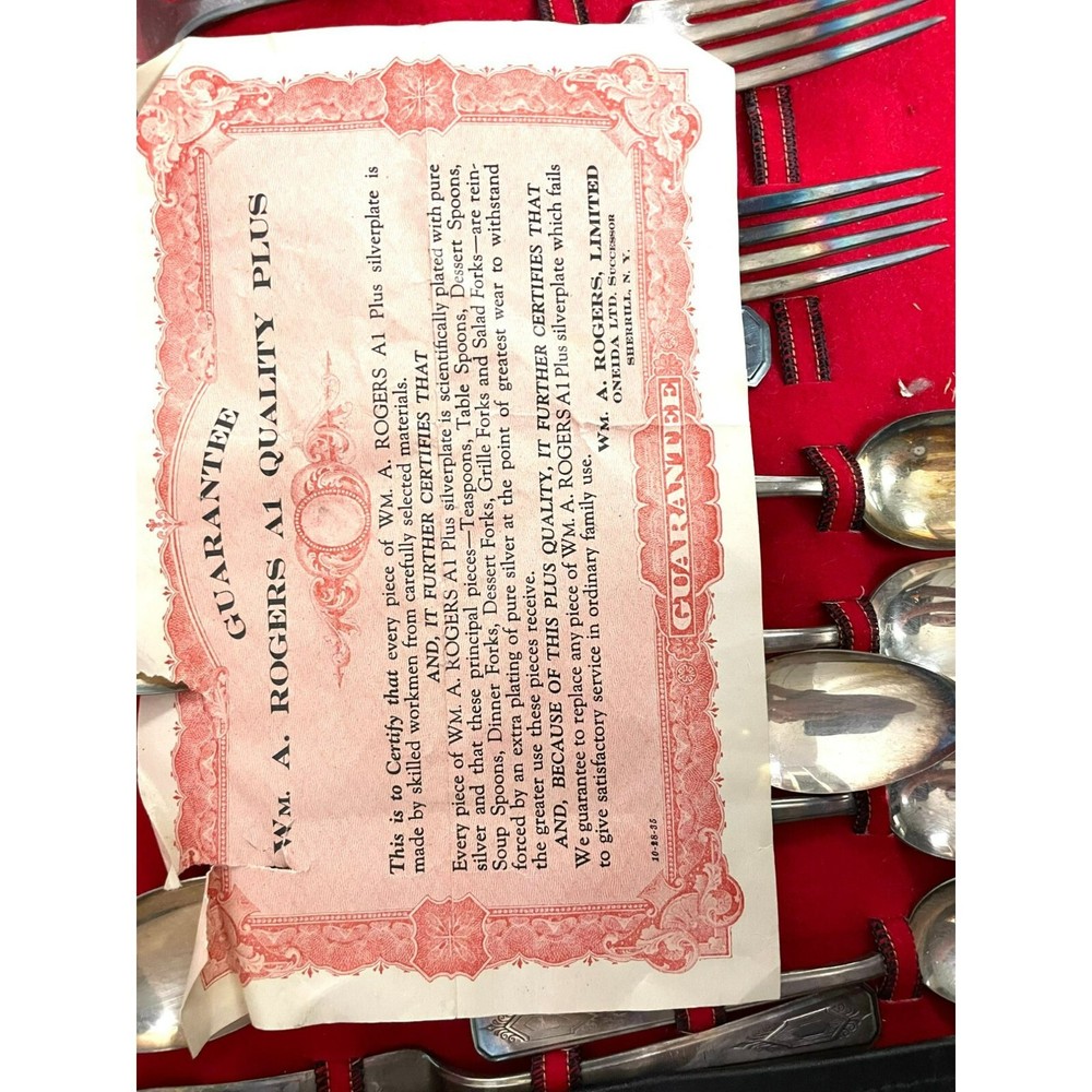 1935 Wm Rogers IS, 26 Piece Silverplate Starlight Pattern Star Eagle Cloth, Case