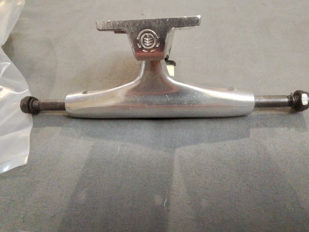 ELEMENT pair of 7 5/8" Skateboard Trucks - Silver - New in Packaging