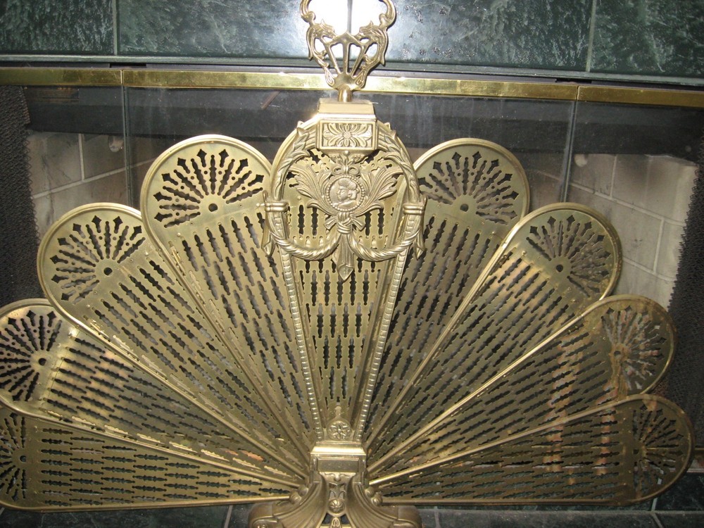 VINTAGE FIREPLACE SCREEN BRASS PEACOCK STYLE