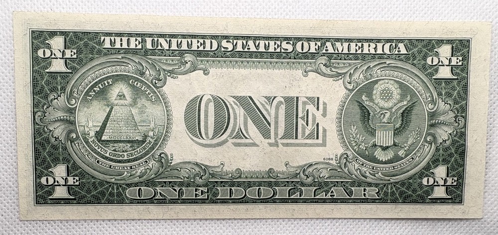 $1 - 1935-E BLUE SEAL - SILVER CERTIFICATE - Uncirculated