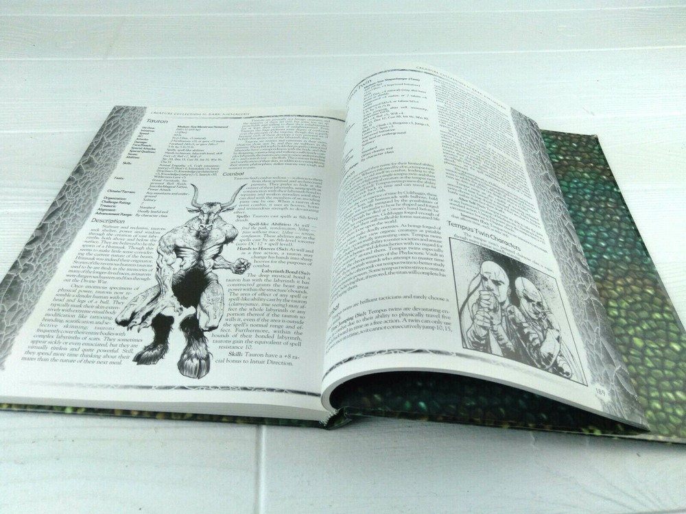 SWORD & SORCERY DARK MENACE II CREATURE COLLECTION CORE RULEBOOK D & D