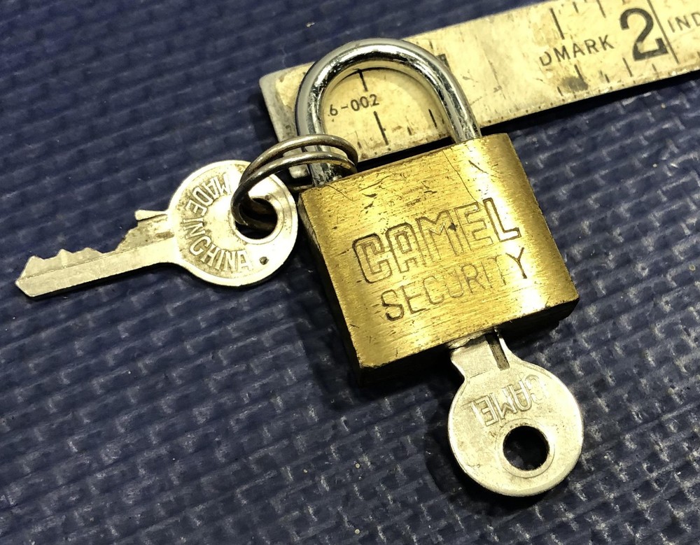 CAMEL Security Brass Padlock & 2 Keys pad lock vintage cigarettes