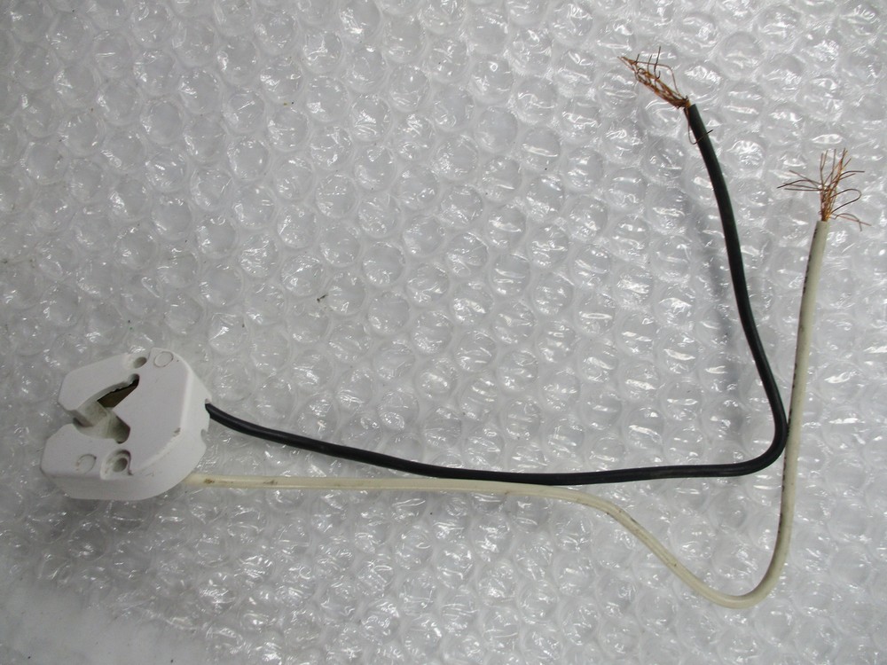LEVITON 600V LAMPHOLDER NSNP