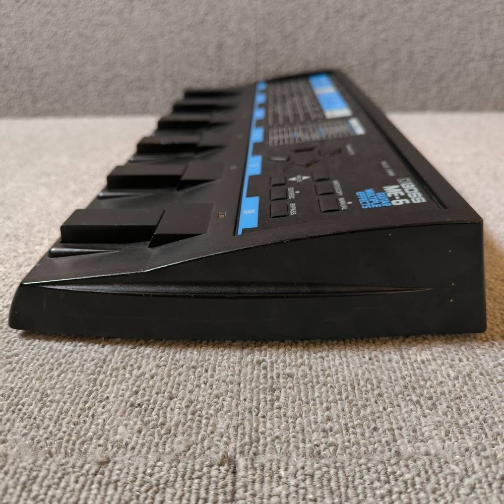 BOSS ME-6 Guitar Multiple Effects Distortion Chorus Effects Unit W/AC Adapter