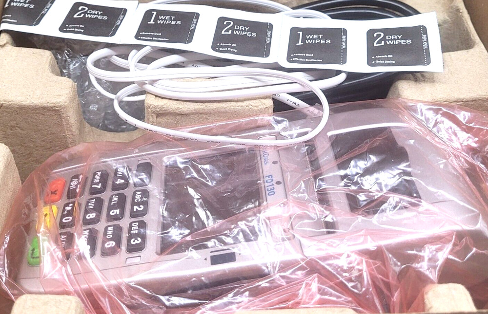 FD130 First Data Credit Card Terminal with Cables Cords & Box
