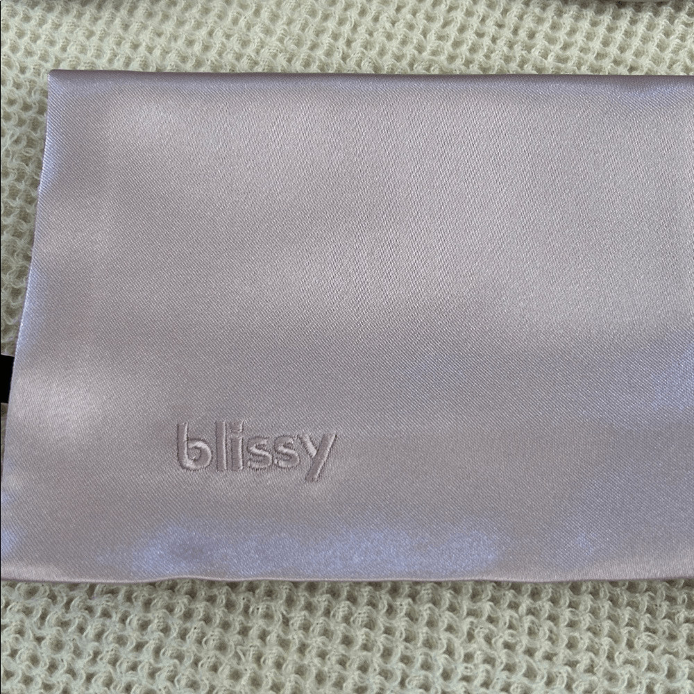 BLISSY Pure Silk Sleep Mask, Lavender, NWT open box