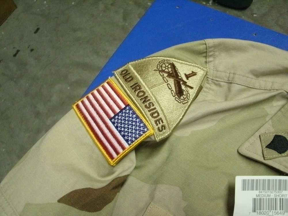 US ARMY DESERT SHIRT/ COAT SIZE MEDIUM SHORT