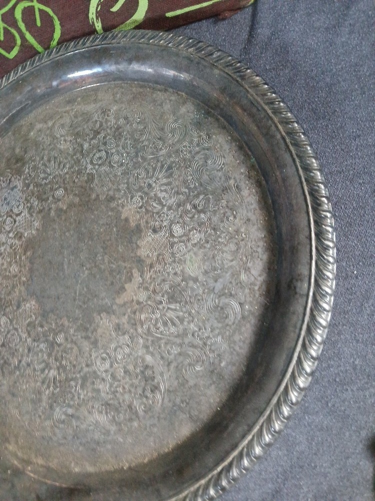 WM Rogers Silverplate Round Serving Tray Style 871