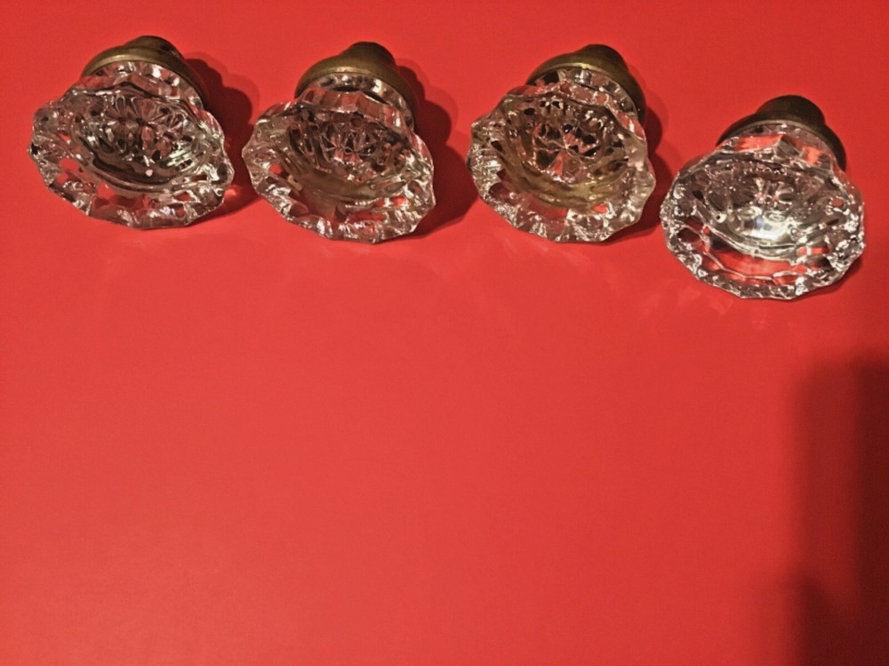 Antique     Crystal. Door     Knobs