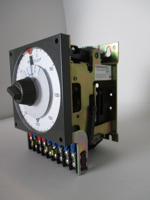 Eagle Signal HZ40A6A242 Microflex Counter new