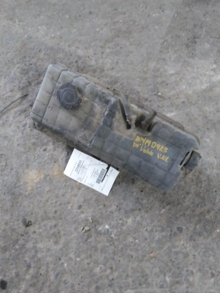 For 2004 VOLVO VNL RADIATOR OVERFLOW TANK ,  MN